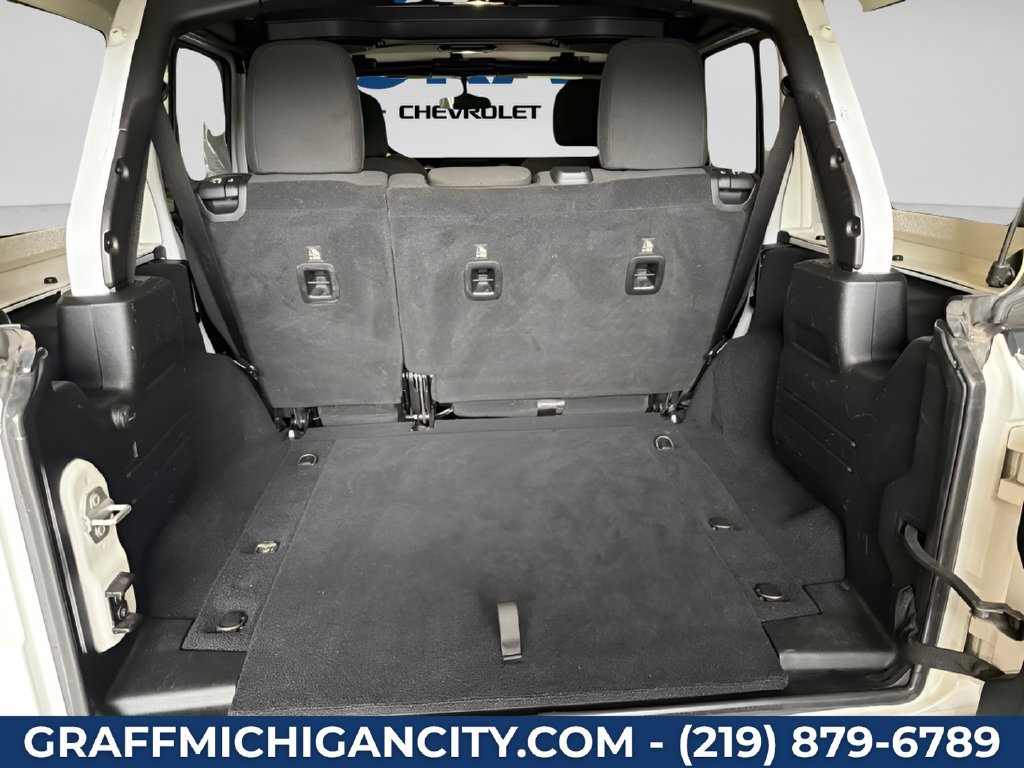 Used 2018 Jeep Wrangler Unlimited Sahara AWD/4WD image 12