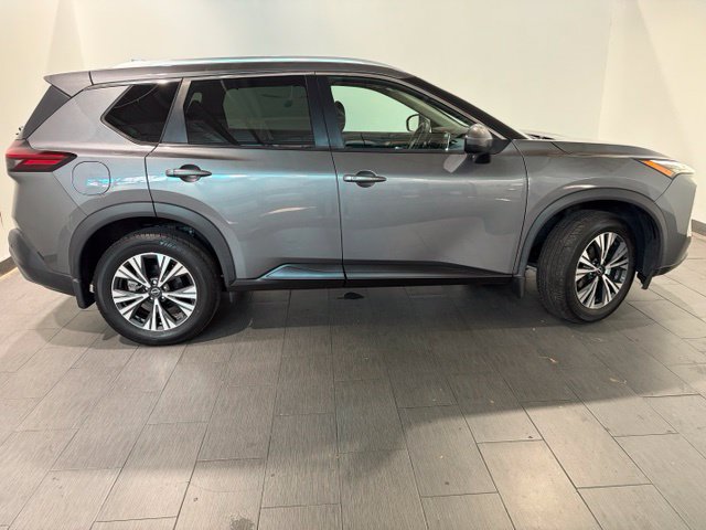 Used 2022 Nissan Rogue SV w/ SV Premium Package FWD image 6