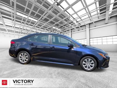 Used 2024 Toyota Corolla LE FWD image 2