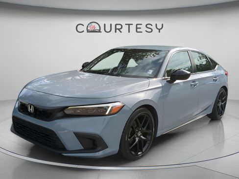 Used 2023 Honda Civic Sport image 2