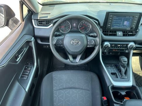 Used 2021 Toyota RAV4 XLE AWD/4WD image 28