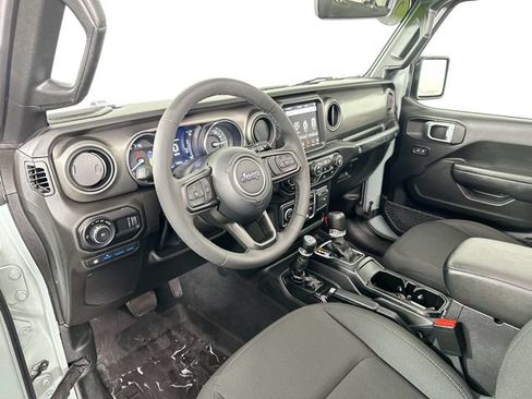 Used 2023 Jeep Wrangler Unlimited w/ Sun & Screen Package AWD/4WD image 21