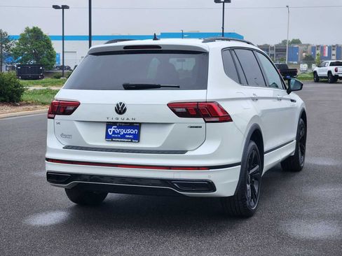 Used 2024 Volkswagen Tiguan SE R-Line AWD/4WD image 3