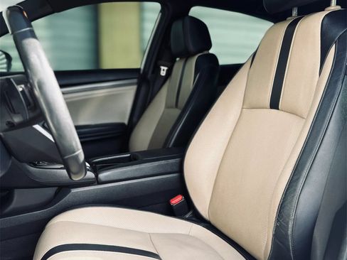 Used 2017 Honda Civic Sport Touring image 7