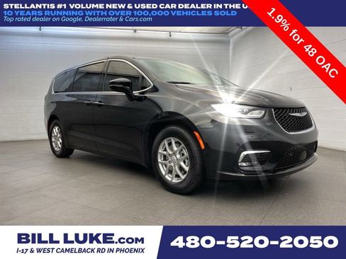 New 2026 Chrysler Pacifica Select image 1