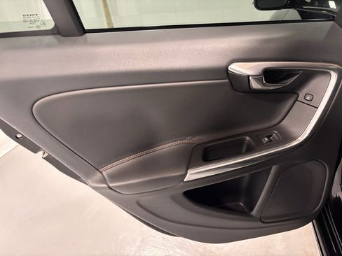 Used 2016 Volvo V60 T5 Cross Country w/ Convenience Package image 22