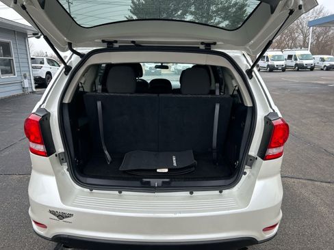 Used 2017 Dodge Journey SXT w/ Comfort/Convenience Group image 23