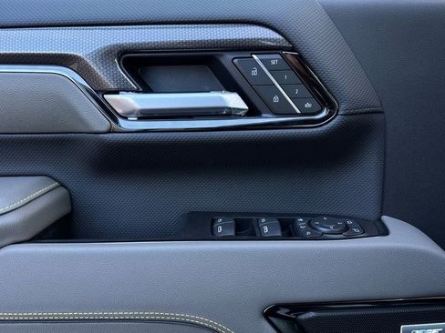 New 2026 Chevrolet Silverado 2500 ZR2 image 11