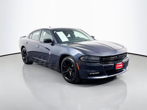 Used 2016 Dodge Charger SXT w/ Blacktop Package RWD image 7