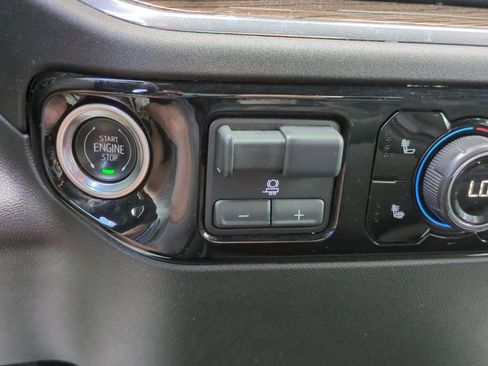 Used 2025 Chevrolet Silverado 1500 LT RWD image 20