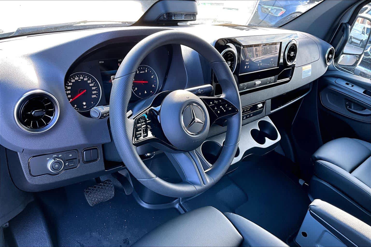 Used 2026 Mercedes-Benz Sprinter 2500 image 8