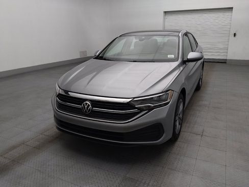 Used 2024 Volkswagen Jetta SE FWD image 15