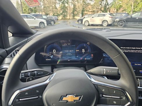 New 2026 Chevrolet Equinox EV LT image 13