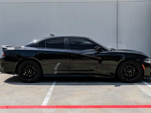 Used 2019 Dodge Charger Scat Pack w/ Daytona Edition Group RWD image 11