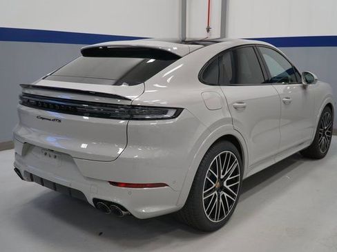 Used 2026 Porsche Cayenne GTS AWD/4WD image 10