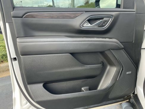 Used 2023 Chevrolet Tahoe Z71 w/ Luxury Package image 17