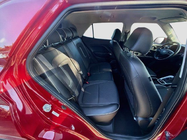 Used 2022 Hyundai Venue Limited FWD image 27