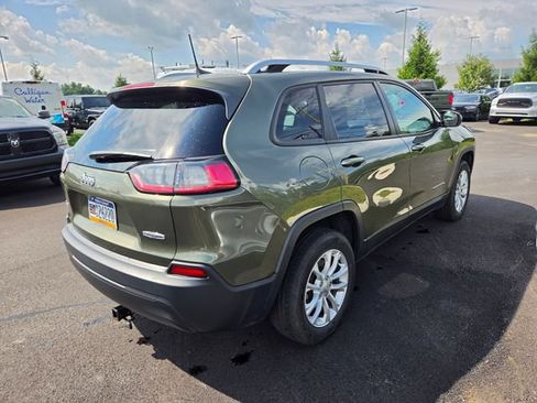Used 2020 Jeep Cherokee Latitude w/ Advanced Safety Group AWD/4WD image 17