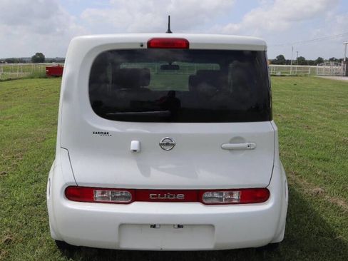 Used 2012 Nissan Cube 1.8 S w/ Indigo Limited Edition Pkg FWD image 8