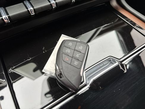 Certified 2025 GMC Yukon Denali image 39