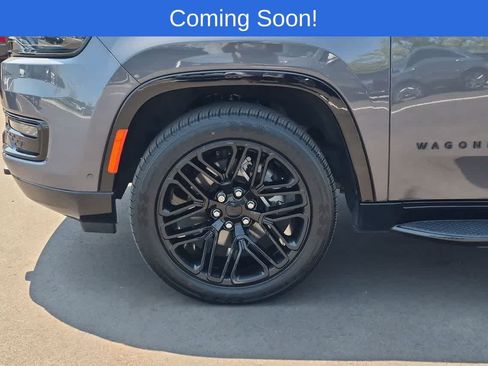 Used 2024 Jeep Wagoneer Series II AWD/4WD image 12