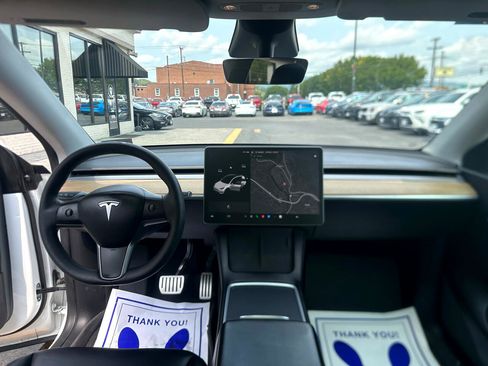 Used 2021 Tesla Model Y Performance image 11