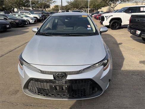 Certified 2022 Toyota Corolla LE image 2