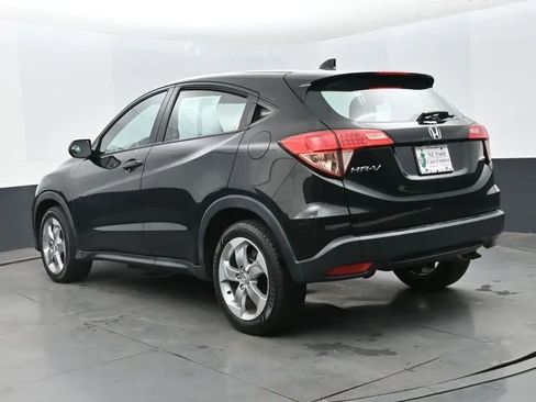 Used 2017 Honda HR-V LX image 9