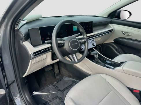 Used 2025 Hyundai Tucson SEL FWD image 9
