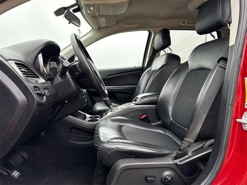 Used 2018 Dodge Journey Crossroad w/ Driver Convenience Group image 27