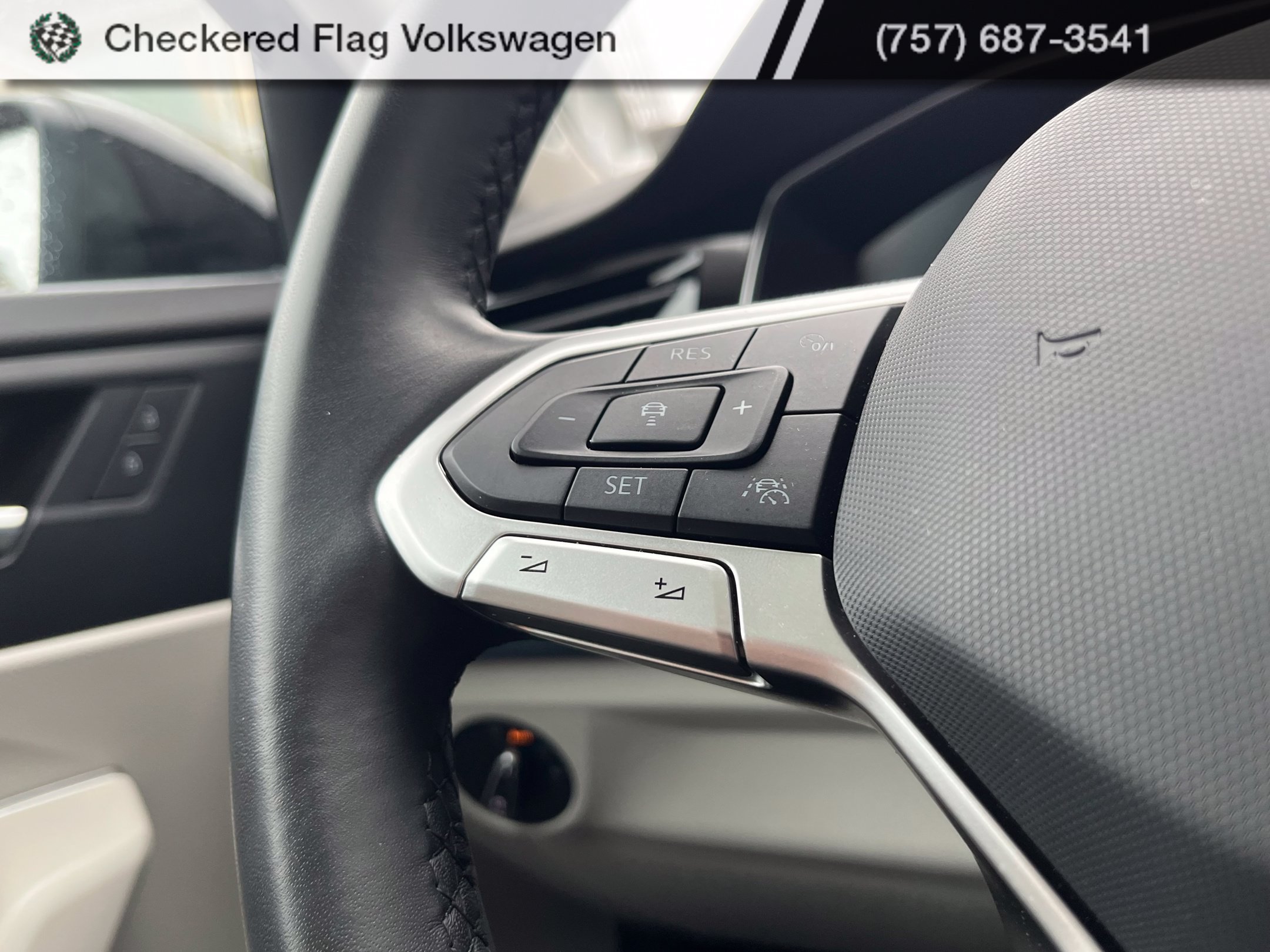Used 2026 Volkswagen Jetta SE FWD image 36