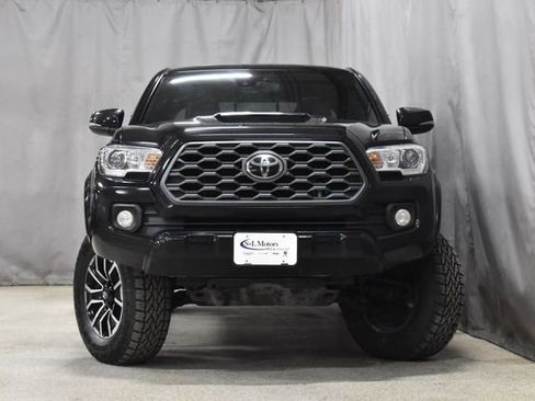 Used 2020 Toyota Tacoma TRD Sport image 5
