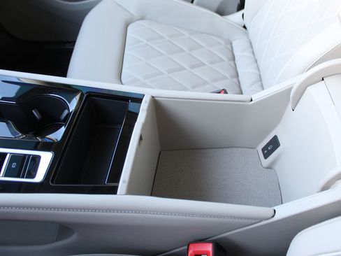 Used 2025 Volkswagen Atlas SEL Premium R-Line image 28