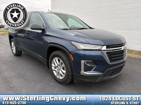Used 2023 Chevrolet Traverse LS image 7