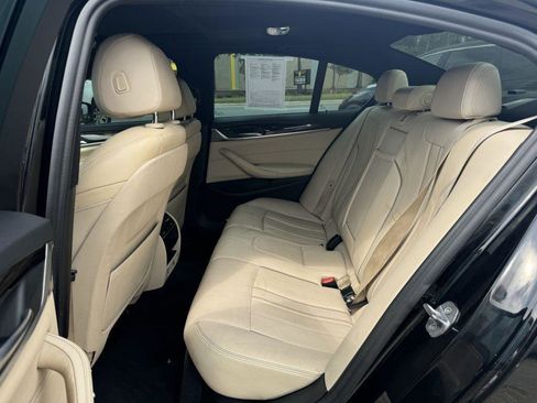 Used 2019 BMW 530i xDrive w/ Convenience Package image 10