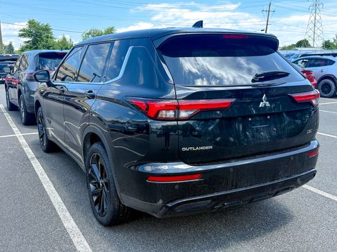 Used 2023 Mitsubishi Outlander SE Black Edition AWD/4WD image 4