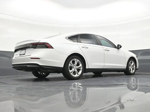Used 2023 Honda Accord LX image 27