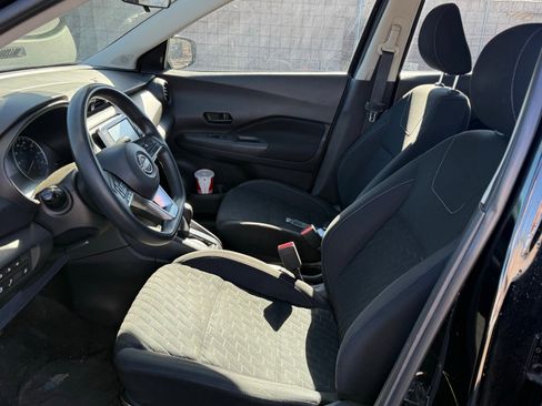 Used 2022 Nissan Kicks S image 12