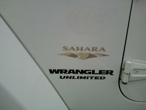 Used 2012 Jeep Wrangler Unlimited Sahara w/ Dual Top Group image 36