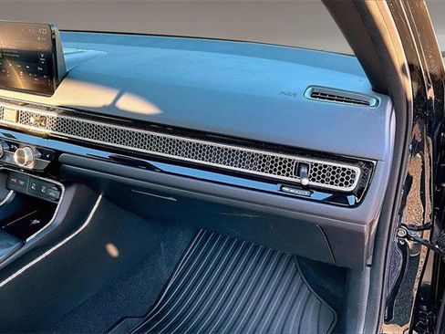 Certified 2025 Honda Civic Sport Touring image 23