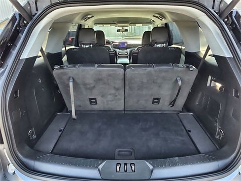 Used 2022 Ford Explorer XLT w/ Equipment Group 202A image 16