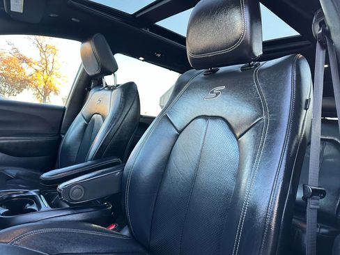 Used 2020 Chrysler Pacifica Touring-L w/ Advanced Safetytec Group image 17