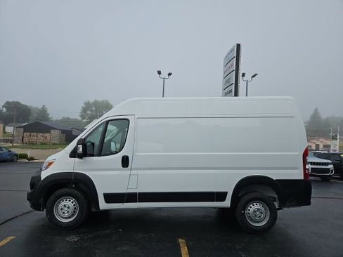 New 2025 RAM ProMaster 1500 w/ Convenience Group FWD image 6