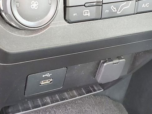 Used 2019 Ford F250 XLT w/ Snow Plow Prep Package image 25