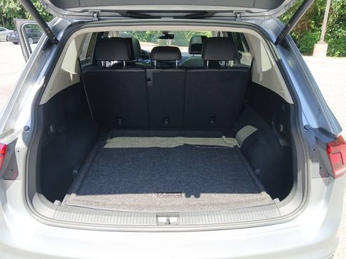 Used 2022 Volkswagen Tiguan SE AWD/4WD image 28