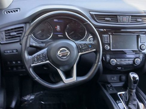 Used 2020 Nissan Rogue SV w/ Premium Package image 16