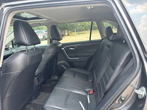 Used 2021 Toyota RAV4 XLE Premium AWD/4WD image 21