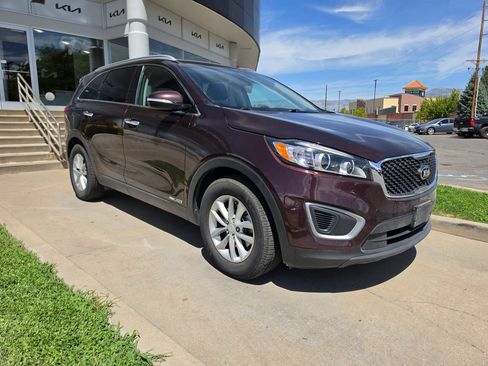 Used 2016 Kia Sorento LX AWD/4WD image 3