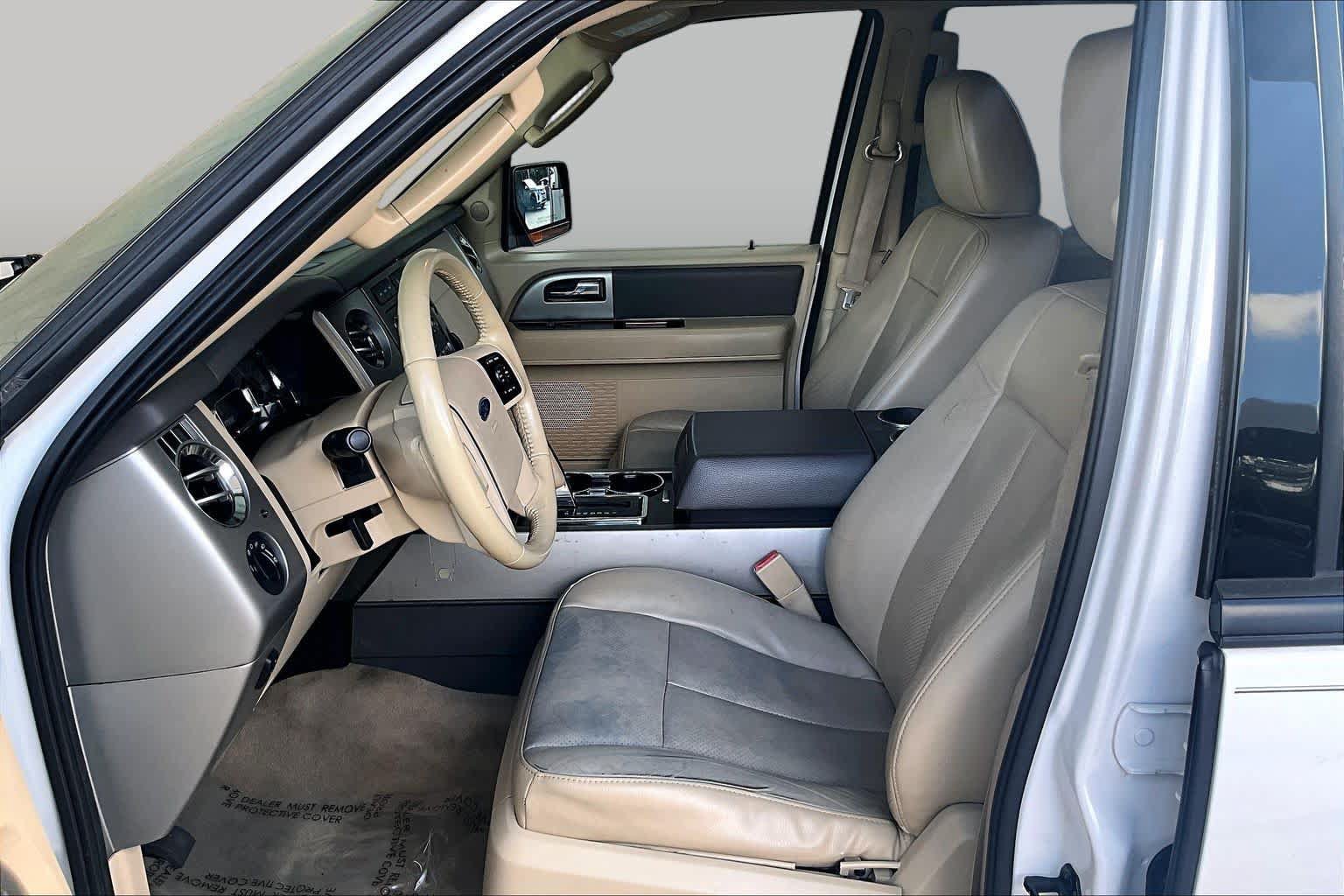 Used 2014 Ford Expedition XLT w/ Equipment Group 202A RWD image 9