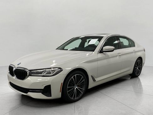 Certified 2023 BMW 530i xDrive w/ Premium Package image 9